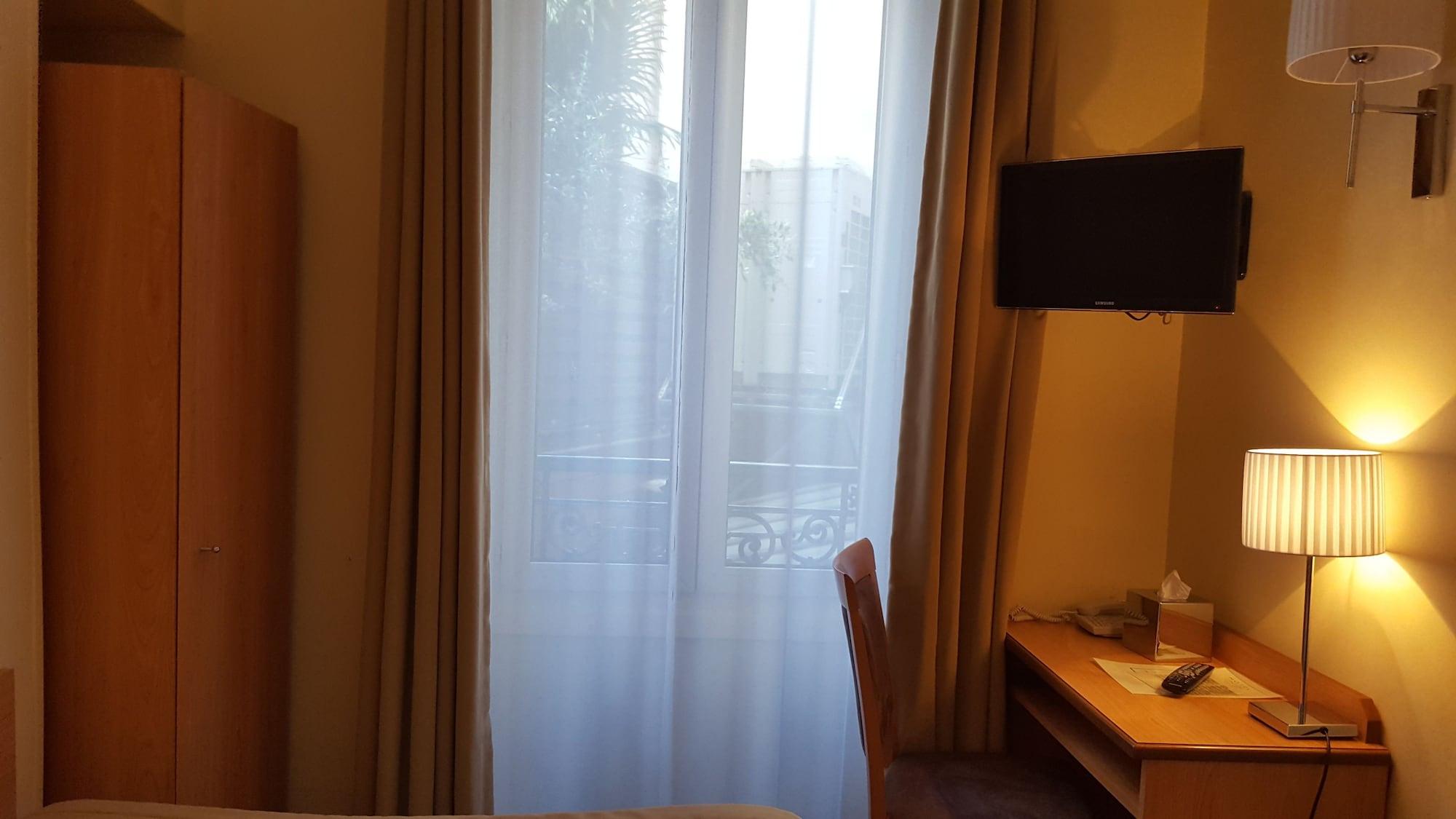 Saint Cyr Etoile 3* París
