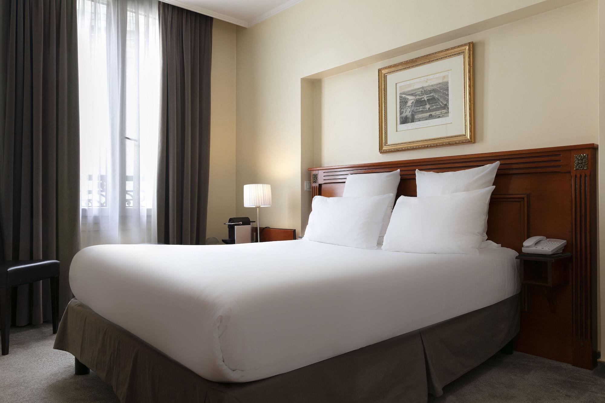 Hotel Saint Cyr Etoile París